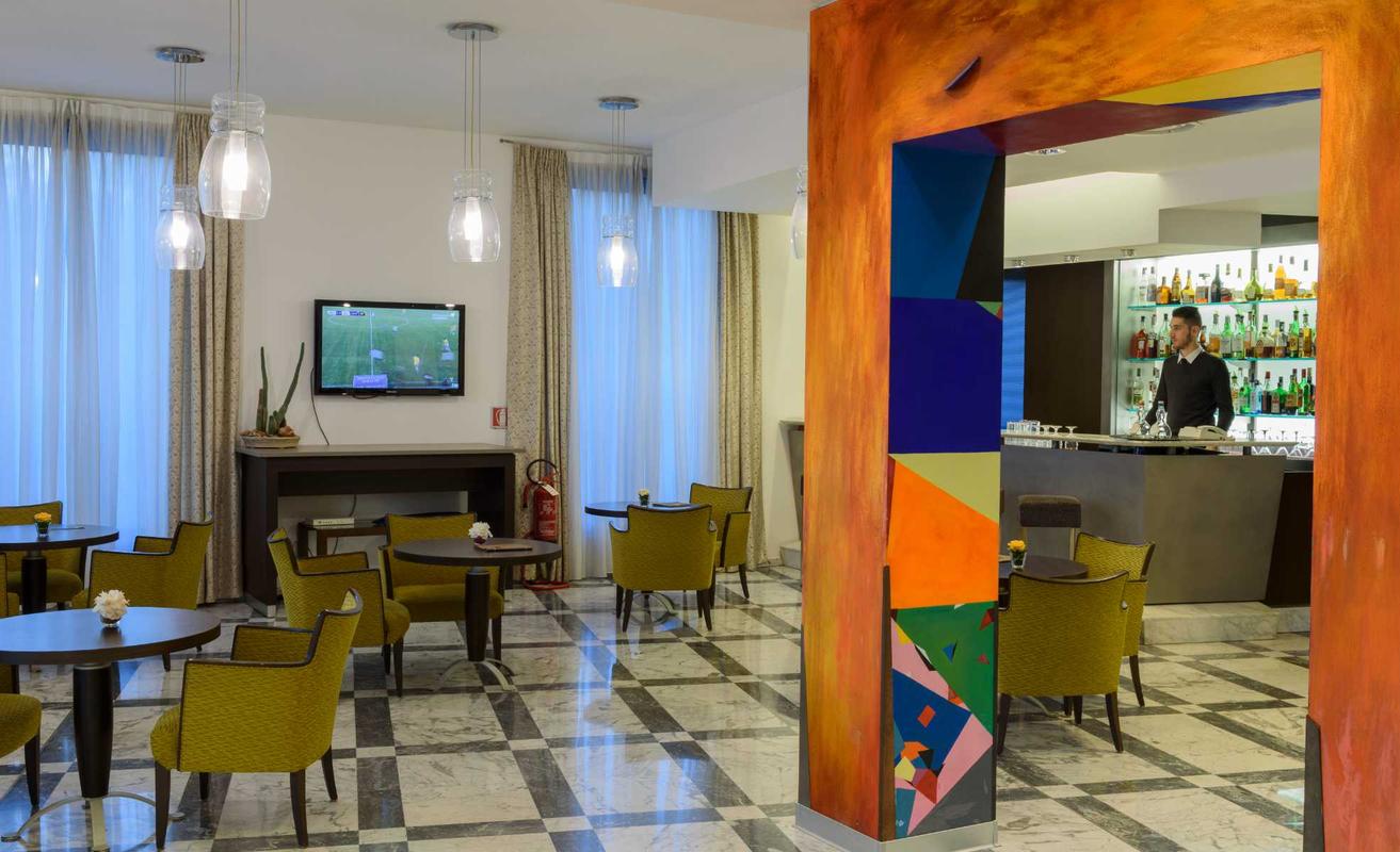 Lobby Bar First Hotel Malpensa Somma Lombardo Lobby Bar First Hotel Malpensa Somma Lombardo