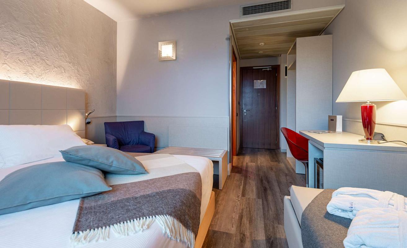 Camera Tripla Deluxe First Hotel Malpensa Somma Lombardo Camera Tripla Deluxe First Hotel Malpensa Somma Lombardo