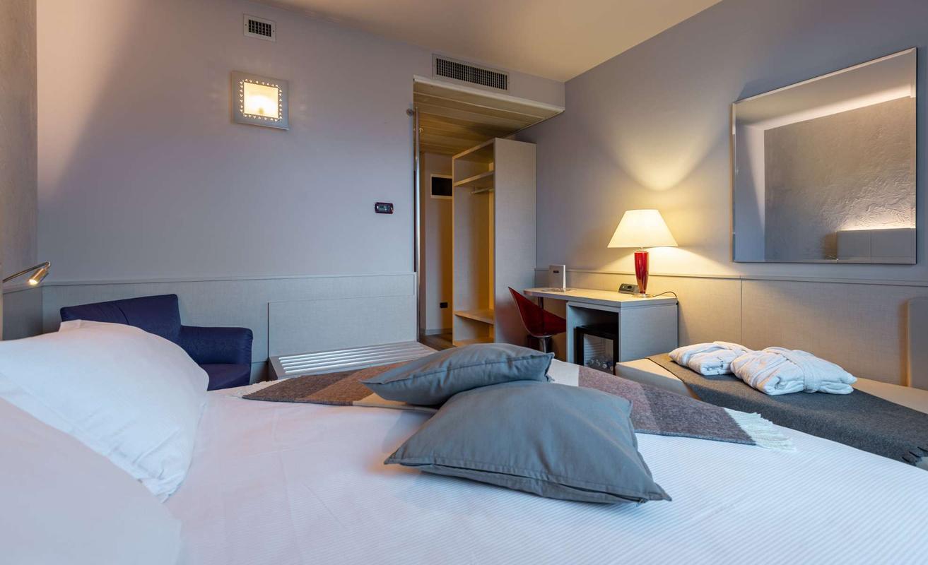 Camera Tripla Deluxe First Hotel Malpensa Somma Lombardo Camera Tripla Deluxe First Hotel Malpensa Somma Lombardo
