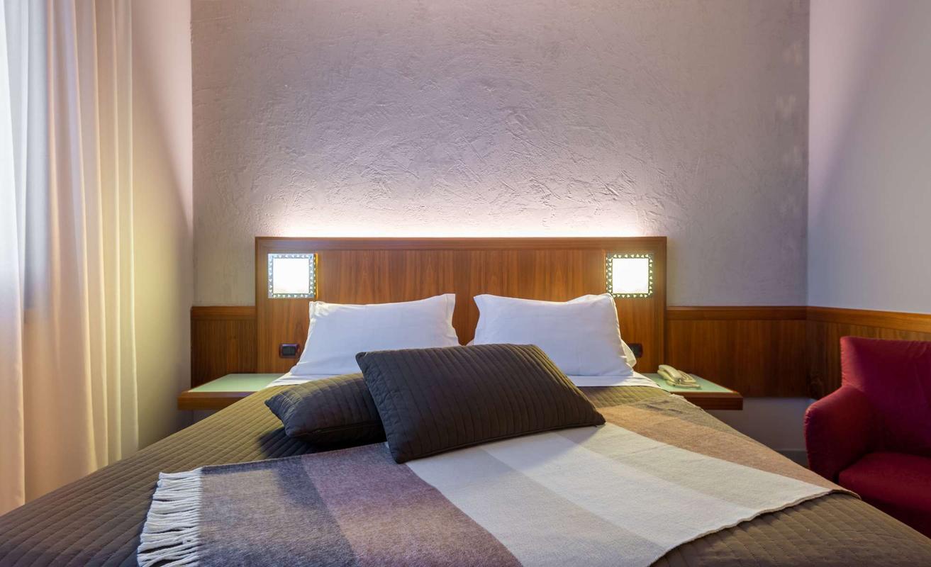 Camera Doppia Deluxe First Hotel Malpensa Somma Lombardo Camera Doppia Deluxe First Hotel Malpensa Somma Lombardo