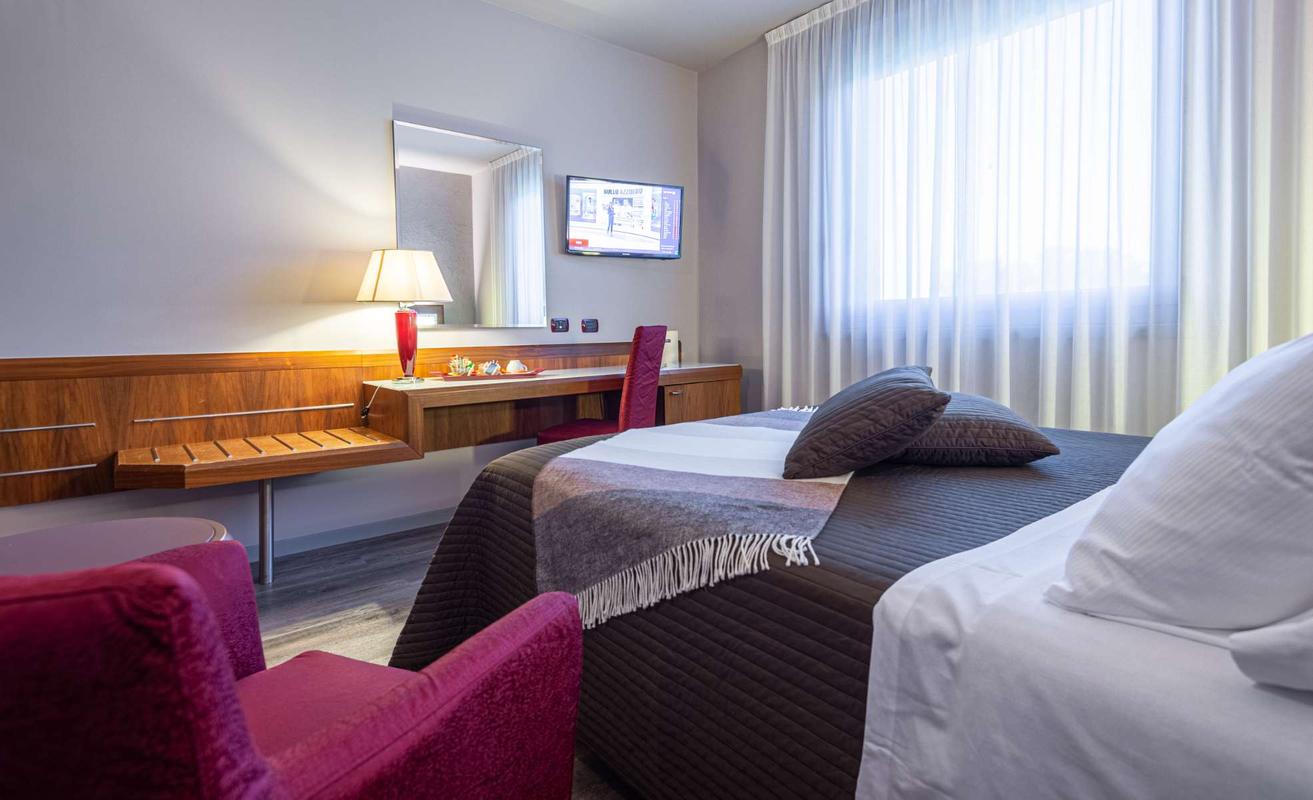 Camera Doppia Deluxe First Hotel Malpensa Somma Lombardo Camera Doppia Deluxe First Hotel Malpensa Somma Lombardo