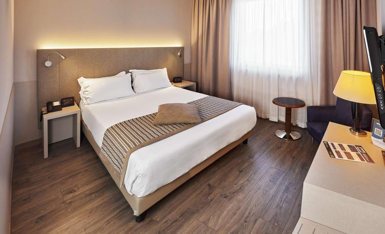 Camera Doppia Deluxe First Hotel Malpensa Somma Lombardo Camera Doppia Deluxe First Hotel Malpensa Somma Lombardo