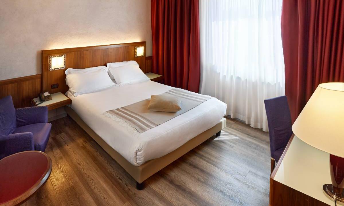 Camera First Hotel Malpensa Somma Lombardo Camera First Hotel Malpensa Somma Lombardo