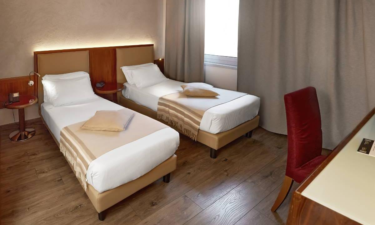 Camera First Hotel Malpensa Somma Lombardo Camera First Hotel Malpensa Somma Lombardo