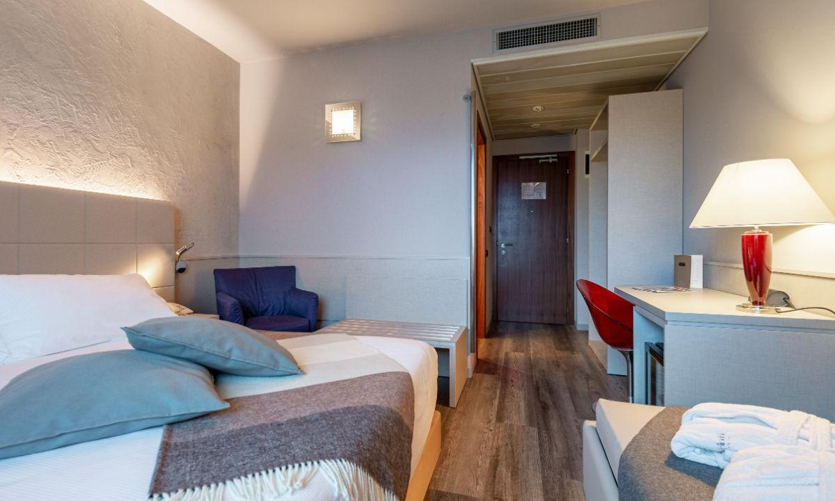 Camera First Hotel Malpensa Somma Lombardo Camera First Hotel Malpensa Somma Lombardo