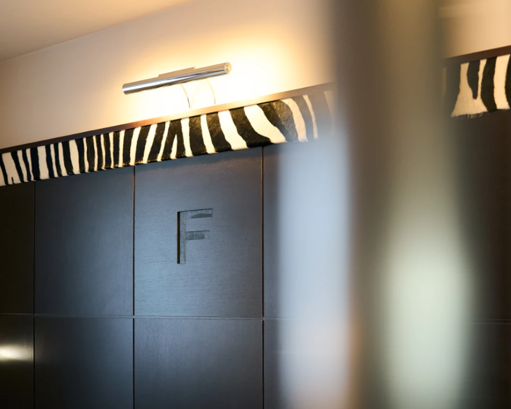 dettaglio testata letto camera executive First Hotel