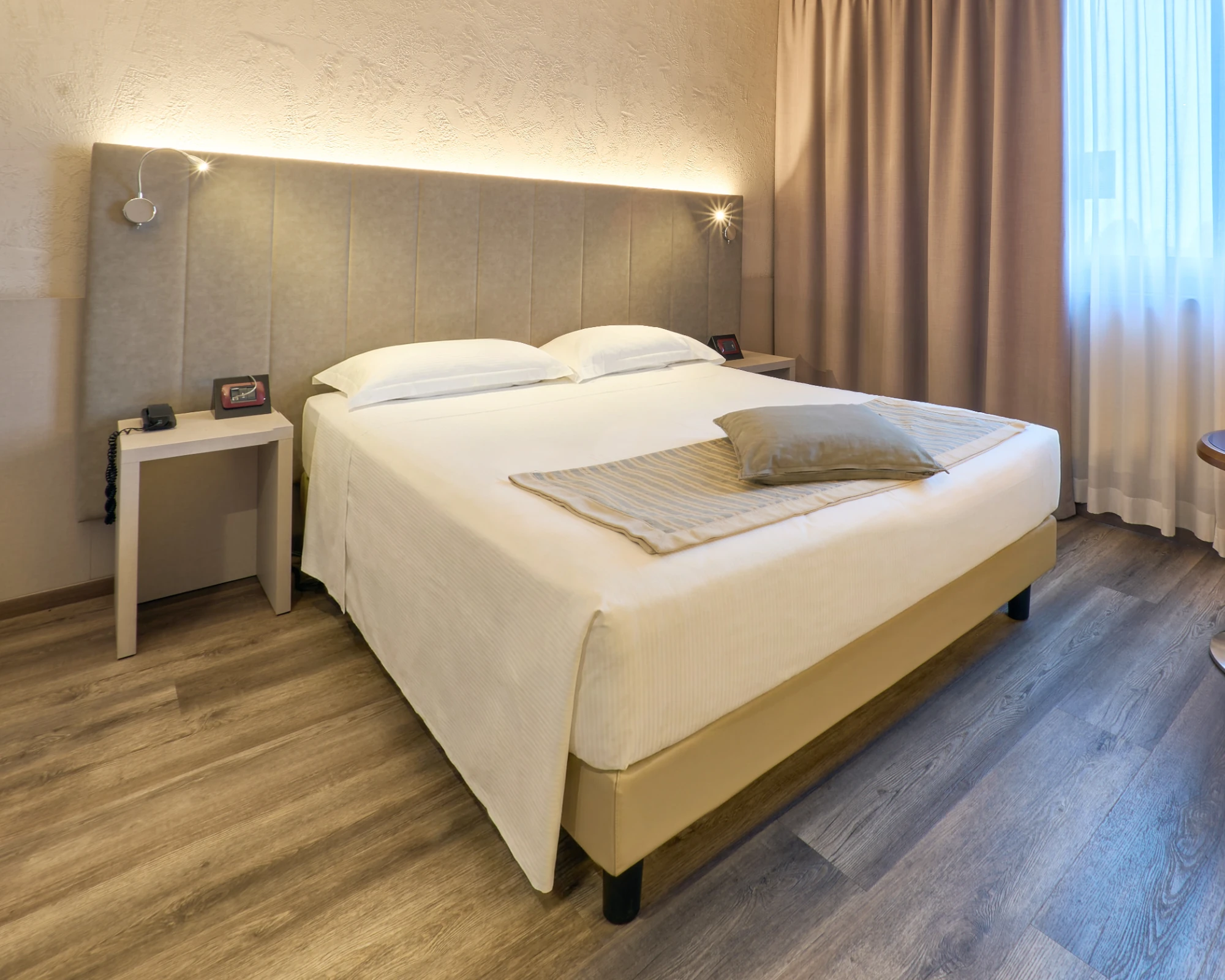 camera deluxe letto matrimoniale First Hotel Malpensa